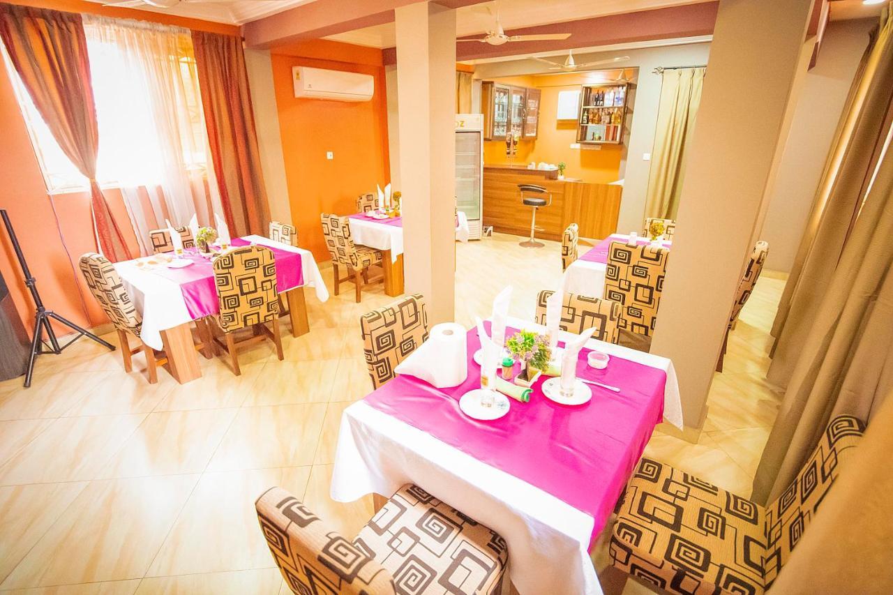 Hilton View Hotel Ogbodjo Bagian luar foto