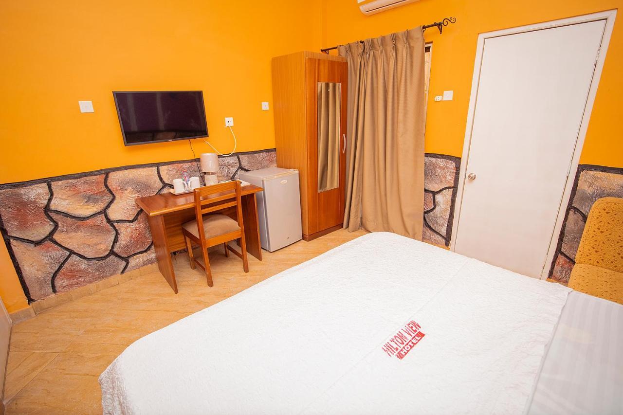 Hilton View Hotel Ogbodjo Bagian luar foto