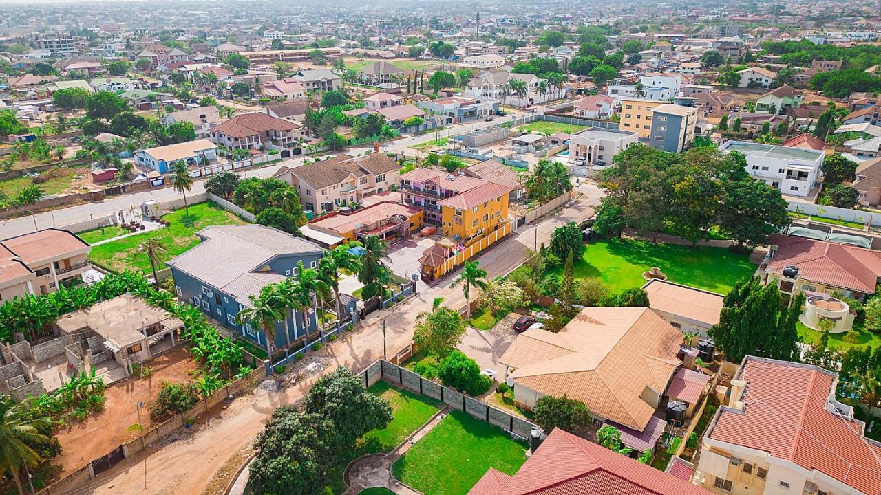 Hilton View Hotel Ogbodjo Bagian luar foto