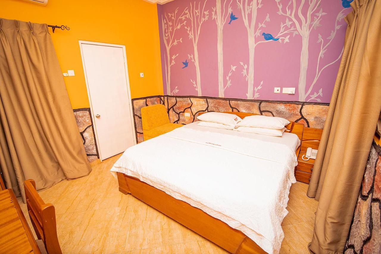 Hilton View Hotel Ogbodjo Bagian luar foto