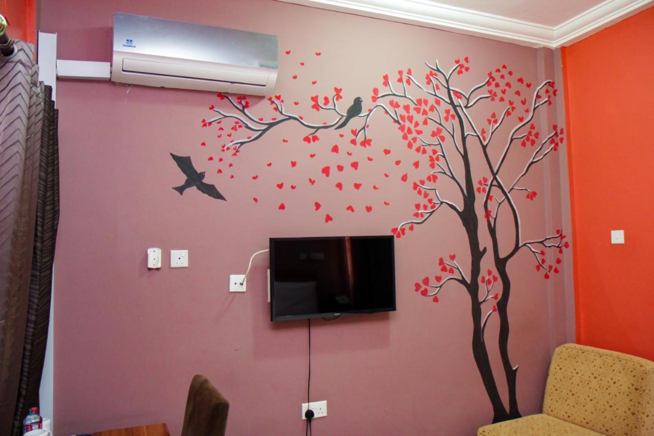 Hilton View Hotel Ogbodjo Bagian luar foto