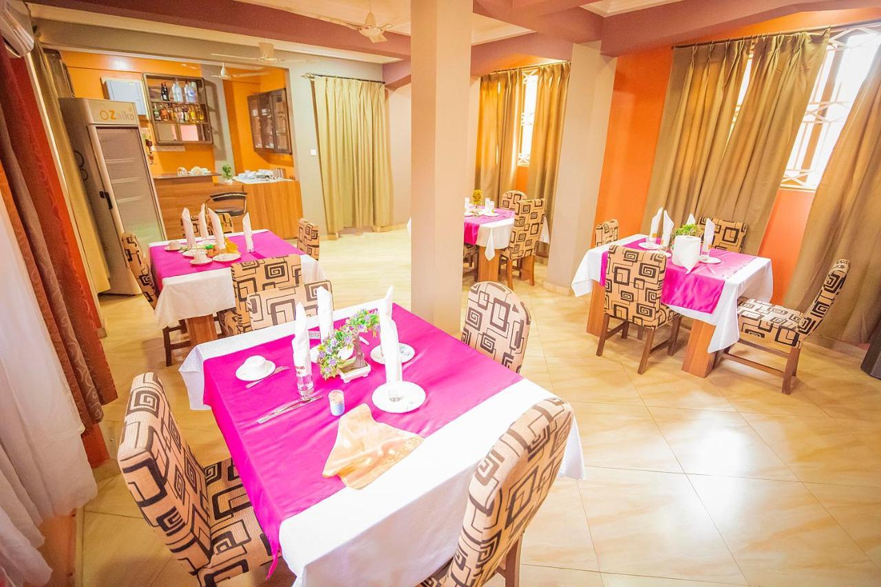 Hilton View Hotel Ogbodjo Bagian luar foto