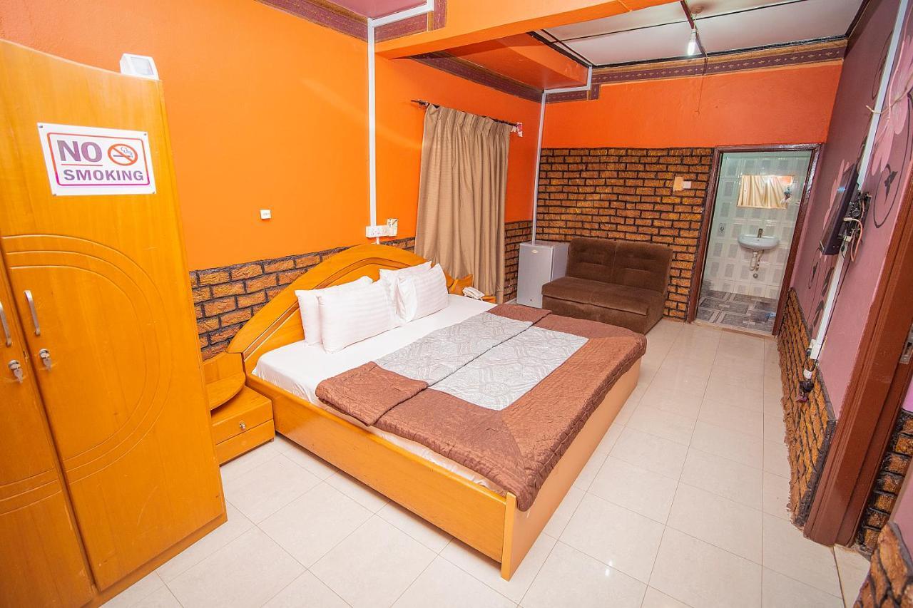 Hilton View Hotel Ogbodjo Bagian luar foto