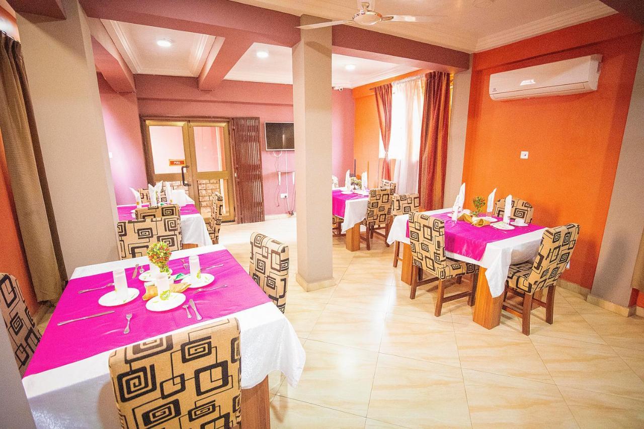 Hilton View Hotel Ogbodjo Bagian luar foto