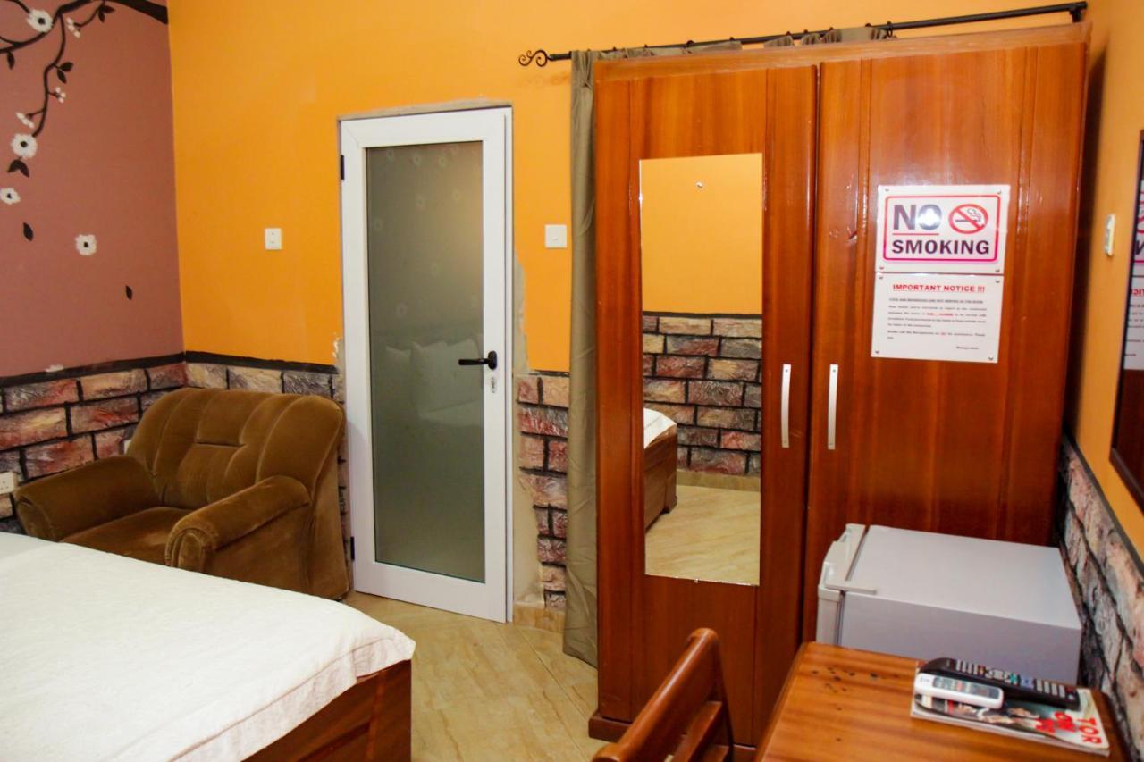 Hilton View Hotel Ogbodjo Bagian luar foto