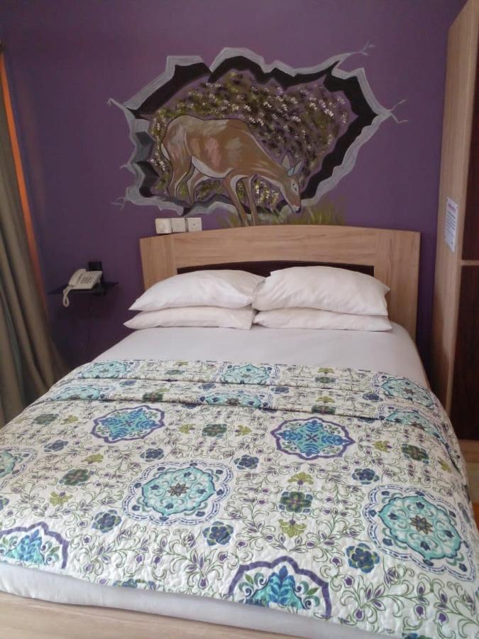 Hilton View Hotel Ogbodjo Bagian luar foto